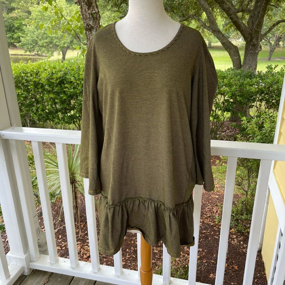 Iridium Striped High-Low Ruffled Hem Tunic | M